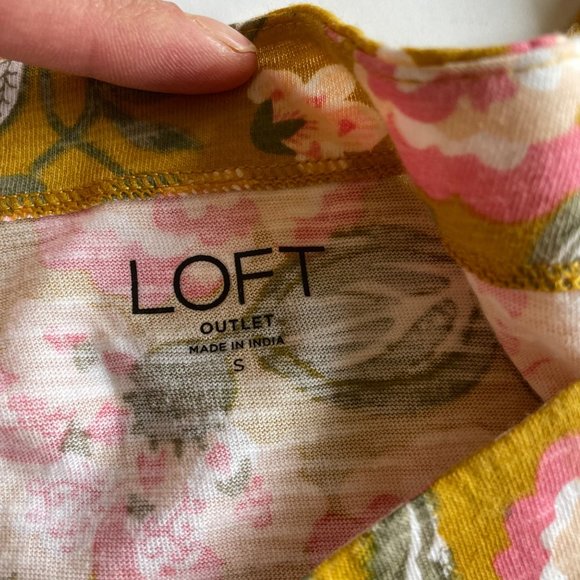 NEW Women's LOFT Yellow Floral Shirt size Small - Picture 8 of 9